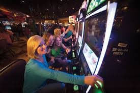 Ilustrasi Slot A Night Out untuk dewasa